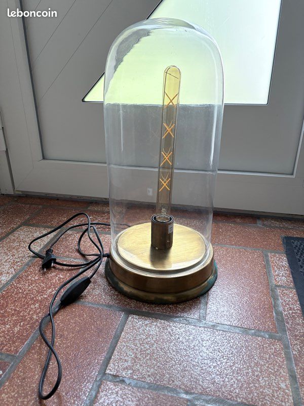 Lampe sous cloche (image 1)