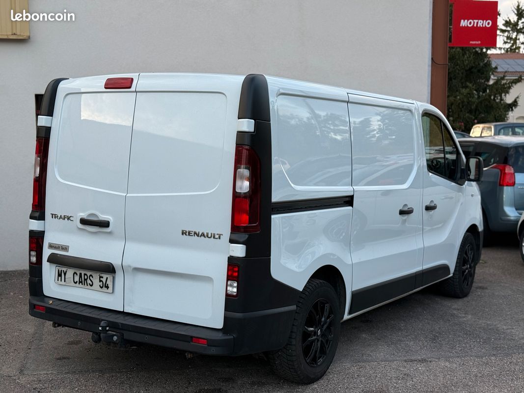 Renault trafic fourgon l1h1 1200 kg 2.0 dci 145 energy edc grand confort (image 2)