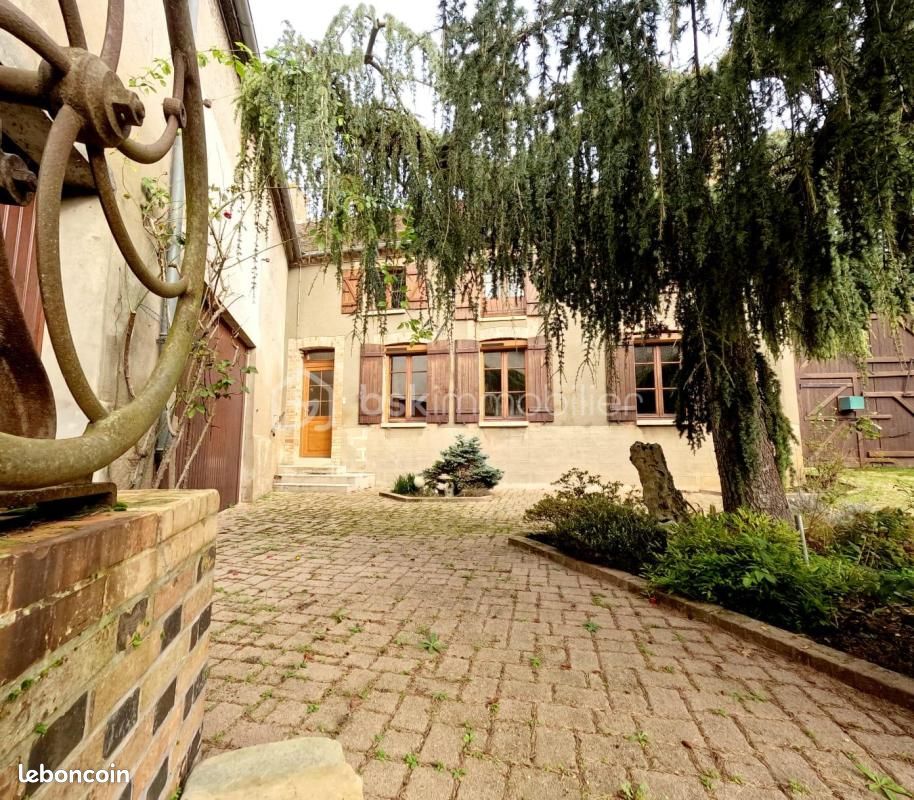 Maison 5 pièces 125 m² · à Courlon-sur-Yonne · 125 m² · 179 500 €