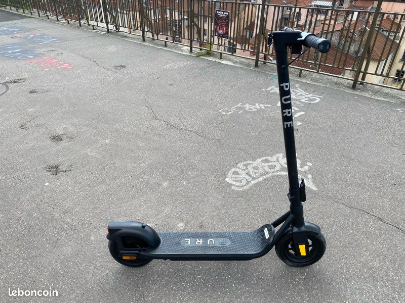 À SAISIR – Trottinette électrique Pure Air³ Pro 710W Noir – Comme Neuve (image 1)