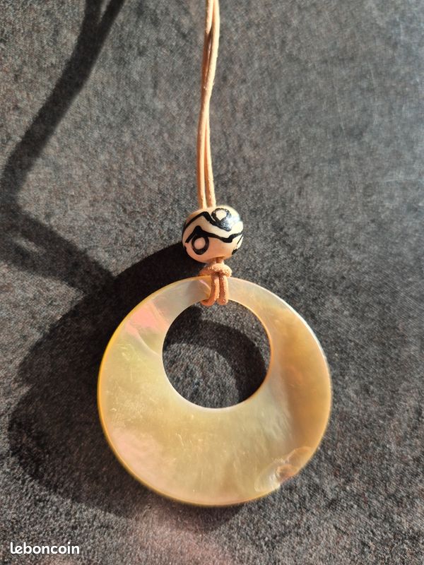 Collier artisanal nacre (image 3)