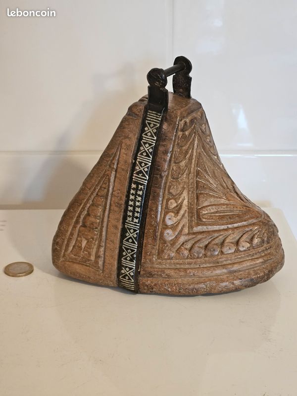 Ancien étrier à Cheval En Bois Sculpté – Pièce équestre De Collection