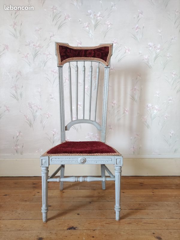 Chaise en velours bordeaux (image 1)