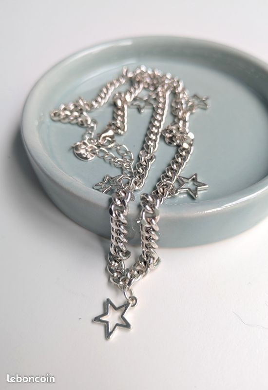 Chaîne étoiles en argent (image 1)