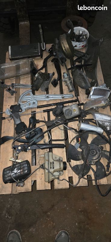 Pieces peugeot 205 (image 1)