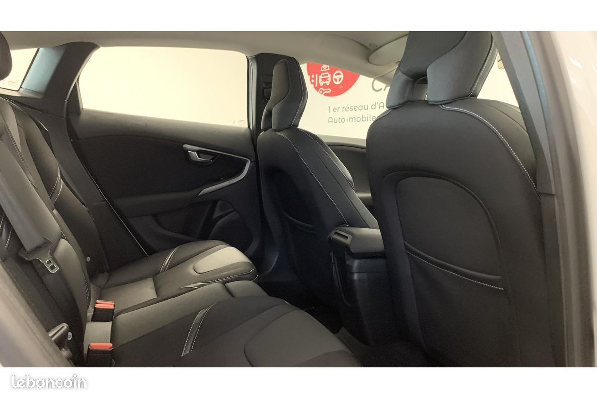 Volvo v40 d2 120 ch - itek edition - garantie 1 an (extensible jusqu 3 ans) (image 12)