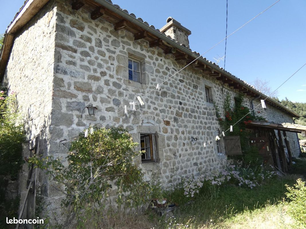 Maison 6 pièces 100 m² · à Mézilhac · 100 m² · 250 000 €
