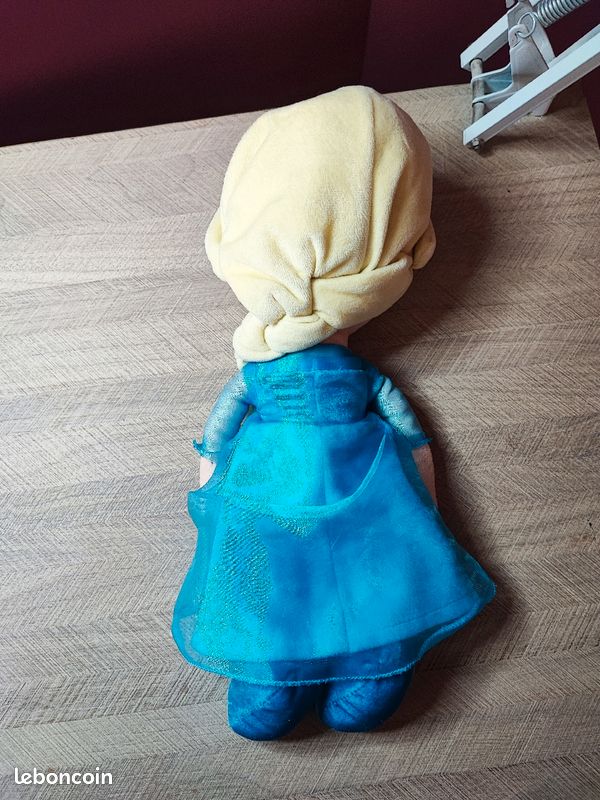 Peluche Elsa la reine des neiges (image 2)
