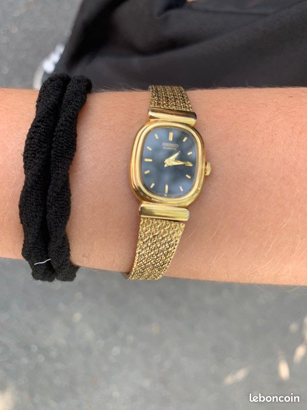 Ultra - Montre femme vintage en or jaune 18 carats - 58 Facettes