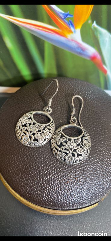 Boucles D'oreilles Anciennes - Jolie Paire Vintage - Occasion (état à Vérifier)