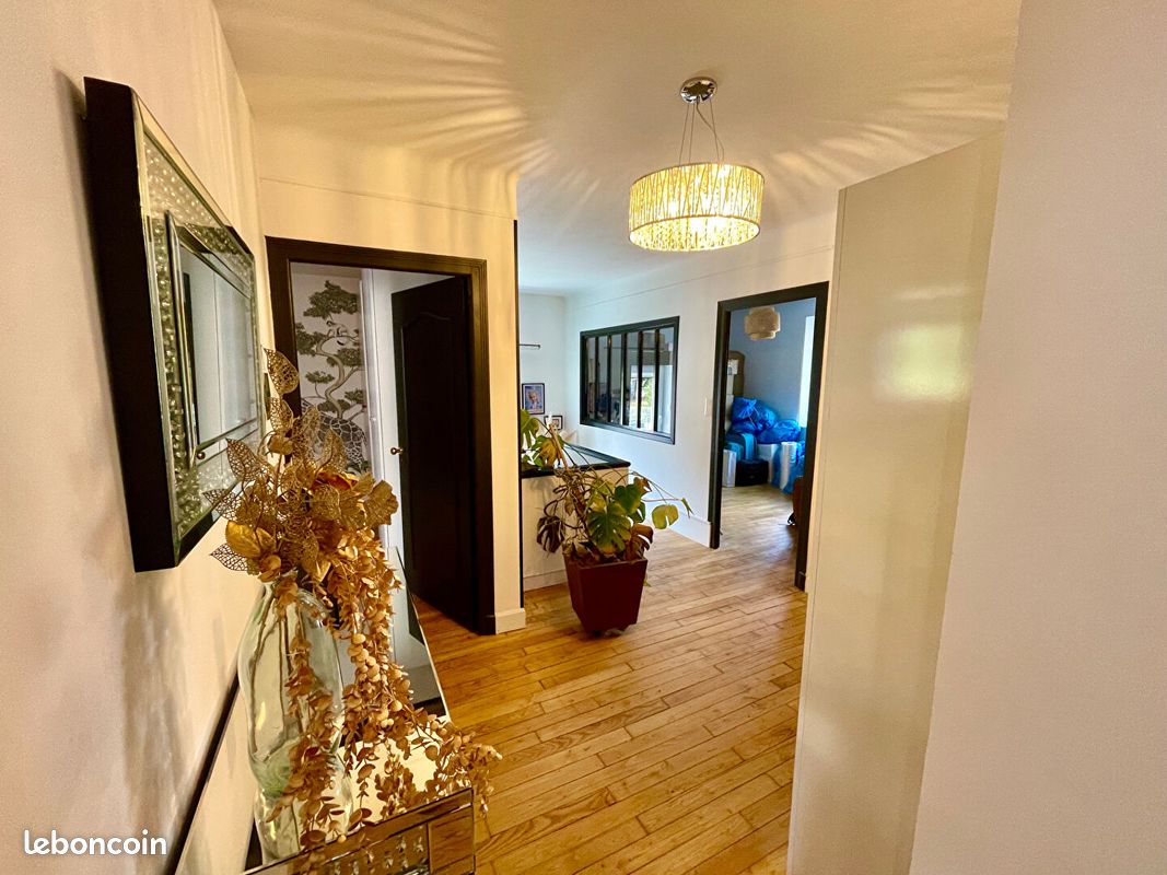 Maison 7 pièces 180 m² · à Vignols · 180 m² · 273 000 €