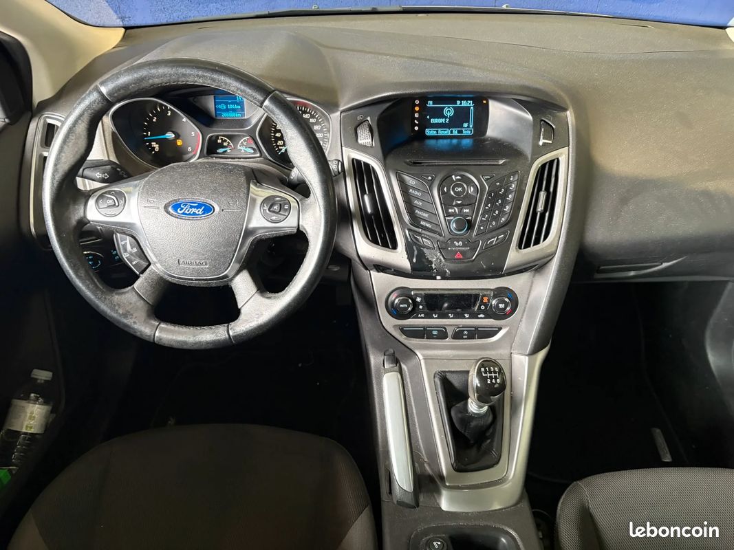 FORD Focus 1.6 D 105ch Business - 2013 - GPS - Bluetooth - Aide stationnement (image 13)