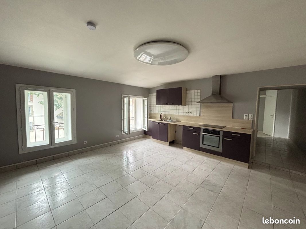Appartement 3 pièces 63 m² · à Caunes-Minervois · 63 m² · 515 €