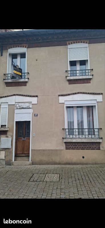 Maison 4 pièces 90 m² · à Noyon · 90 m² · 800 €