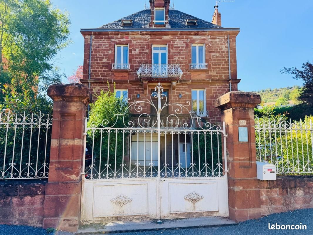 Maison 5 pièces 144 m² · à Clairvaux-d'Aveyron · 144,4 m² · 370 000 €