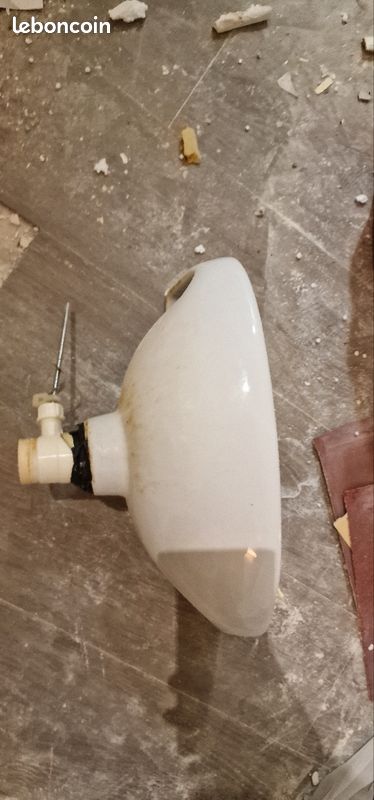 Petit lavabo en bon état (image 2)