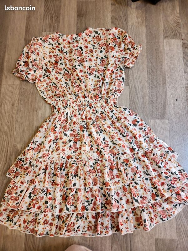 Robe fille 10 ans très bon état (image 1)
