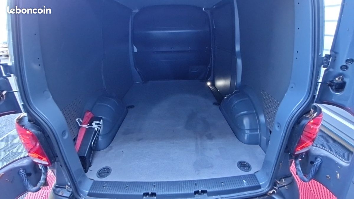 Volkswagen Transporter L1H1 2.0 TDI 150 BVM6 BUSINESS (image 8)