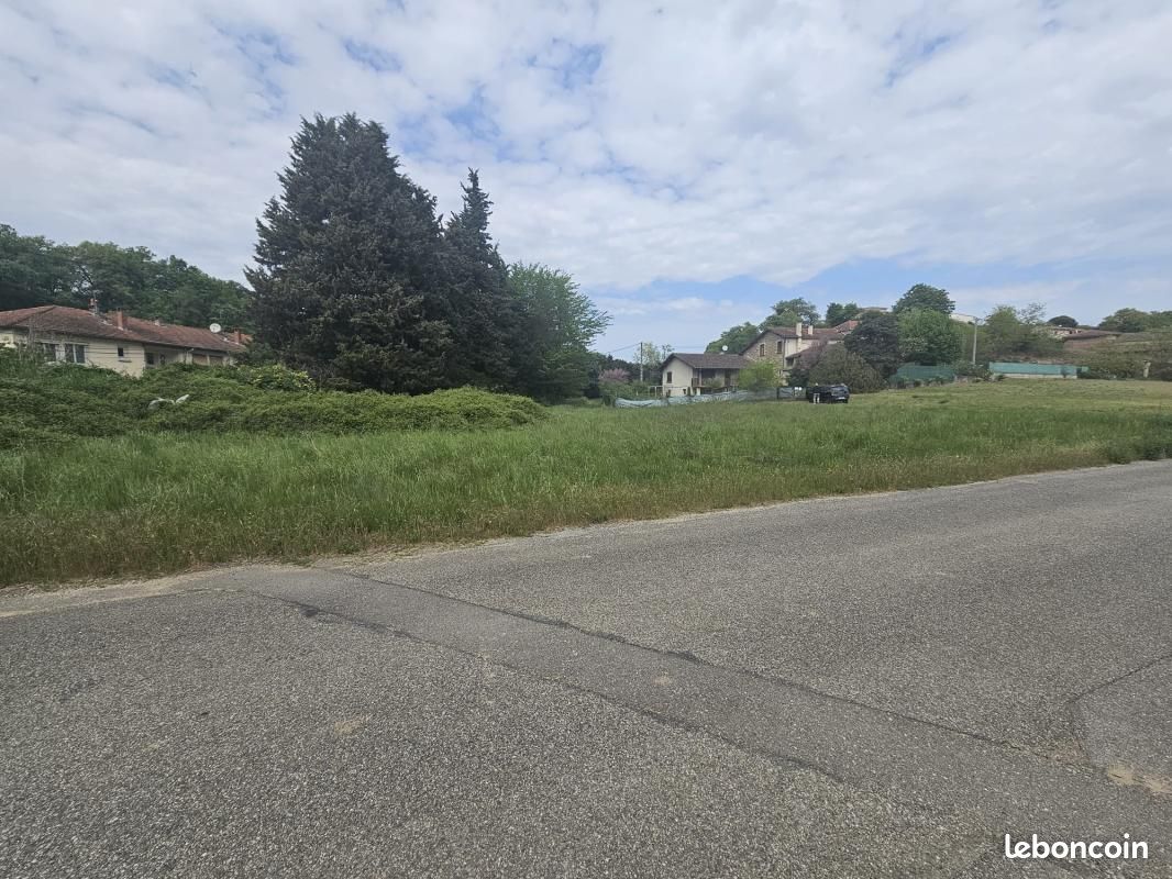 Terrain 500 m² Saint Donat Sur L Herbasse · à Saint-Donat-sur-l'Herbasse · 75 000 €