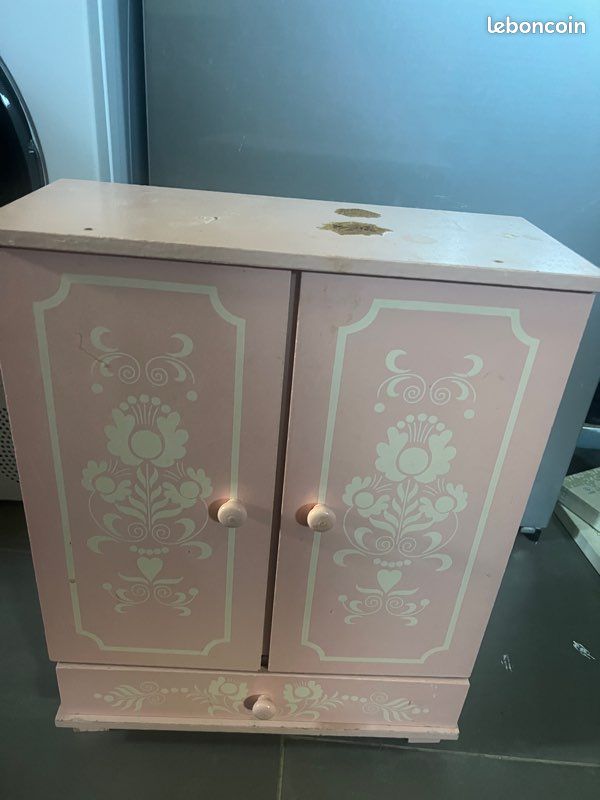 Armoire poupée (image 1)