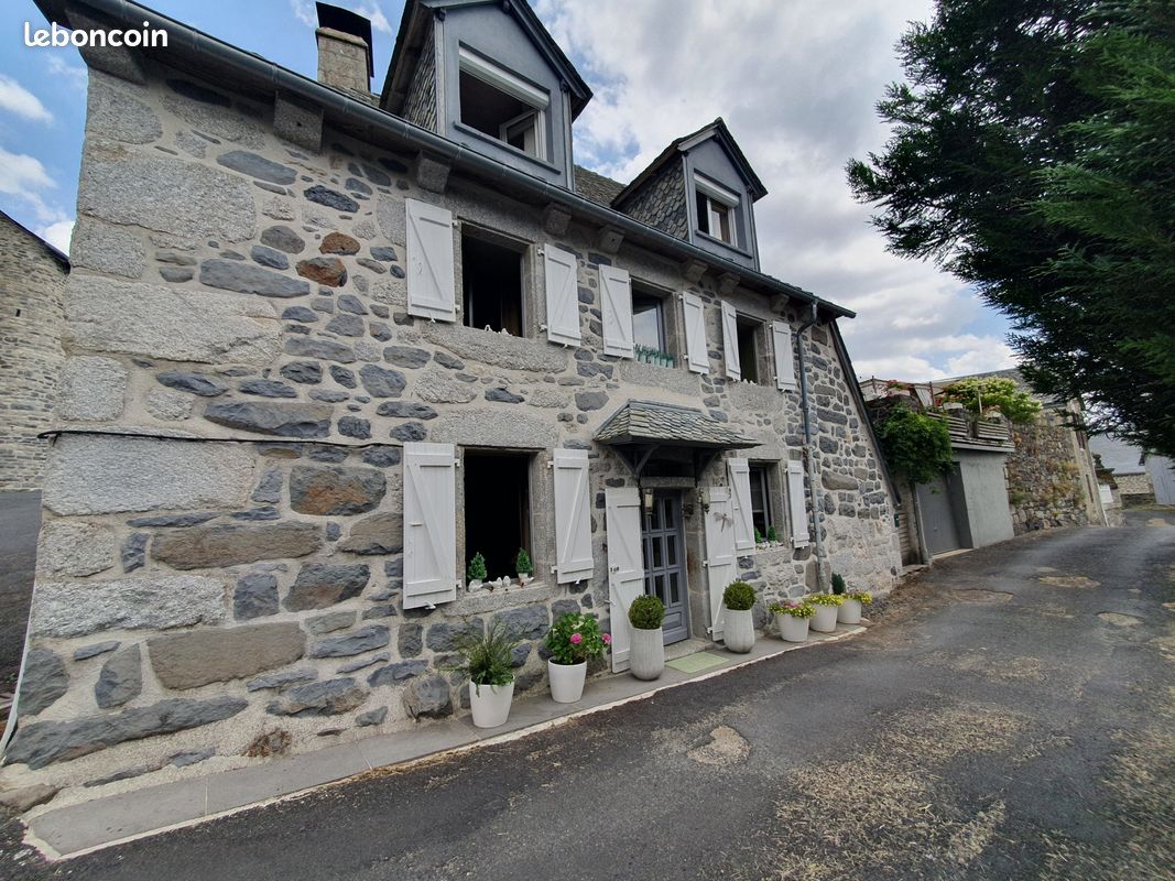 Maison 6 pièces 111 m² · à Laguiole · 111 m² · 205 000 €