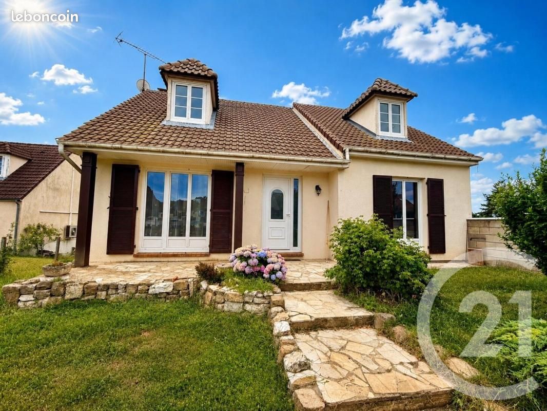 Maison 6 pièces 123 m² · à Oissery · 123 m² · 322 000 €