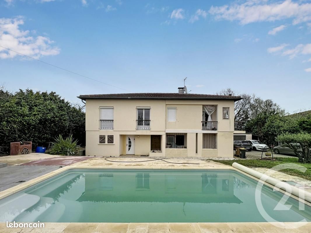 Maison 10 pièces 205 m² · à Auch · 205 m² · 270 300 €