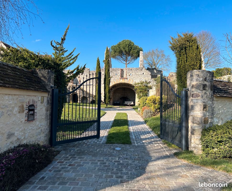 Maison 10 pièces 297 m² · à Donnemarie-Dontilly · 297 m² · 510 000 €