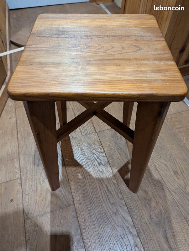 Tabouret en chêne (image 1)