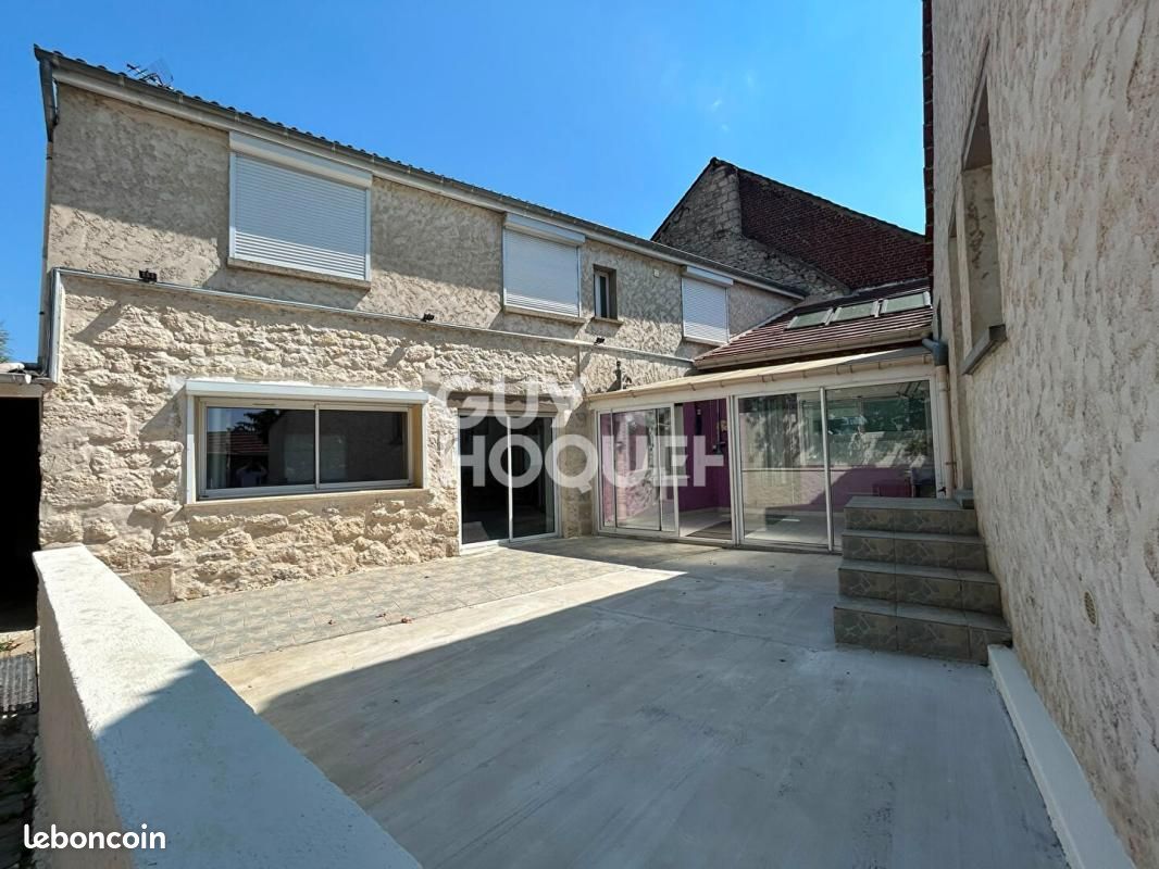 Maison 5 pièces 190 m² · à Les Ageux · 190 m² · 325 000 €