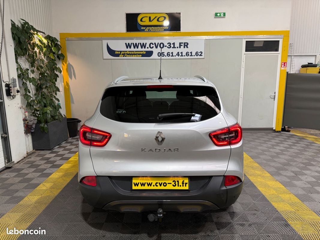 Renault Kadjar 1600Dci 130cv 6 vitesses Pratiquement 1er Main Finition Intense 2016 Camera + 6Vitesses + Moteur a chaine de distribution .+ Carte Mains Libres (image 5)