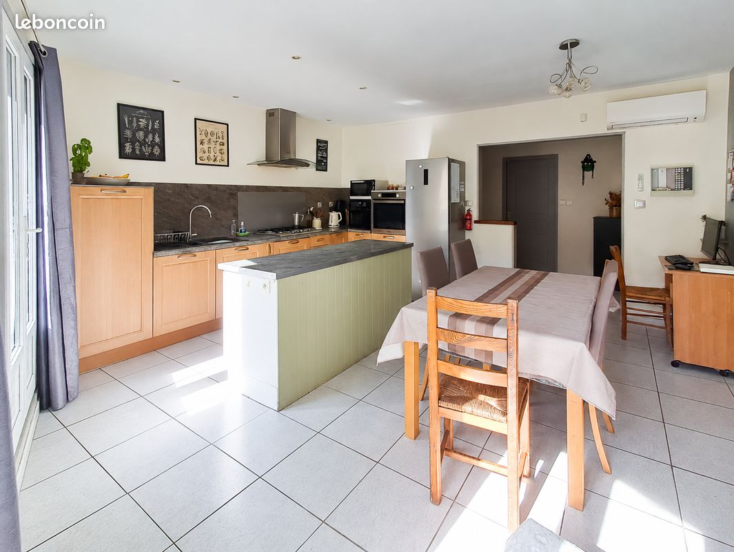 Maison 5 pièces 100 m² · à Saint-Geniès-de-Fontedit · 100 m² · 189 000 €