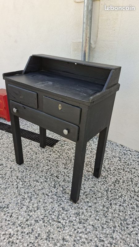 Meuble d'appoint en bois (image 1)