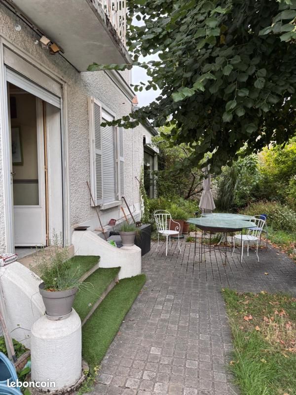 Maison 10 pièces 250 m² · à Neuilly-Plaisance · 250 m² · 1 100 000 €