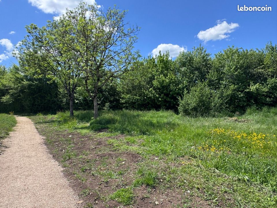Terrain 626 m² Aurillac · 50 080 €