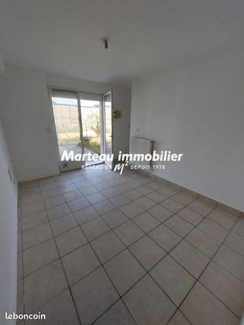 https://img.leboncoin.fr/api/v1/lbcpb1/images/90/e6/84/90e684623e9904d166f925fccd4aceab1c3533ec.jpg?rule=ad-image