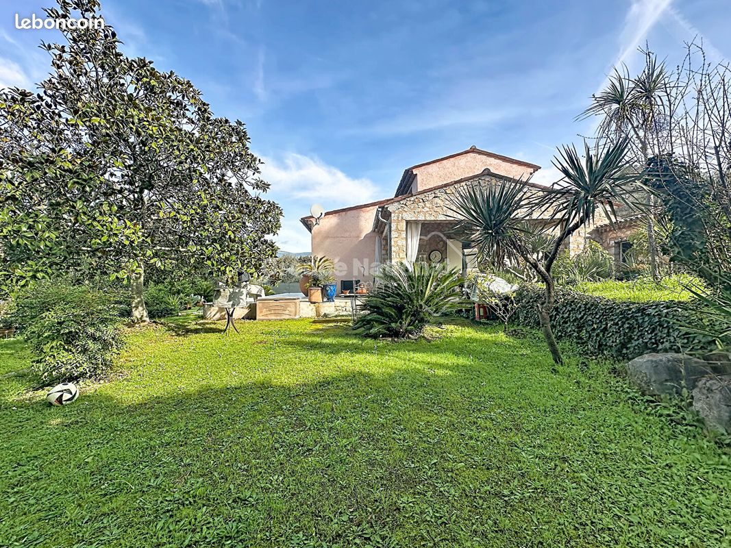 Maison 4 pièces 186 m² · à Auribeau-sur-Siagne · 186 m² · 785 000 €