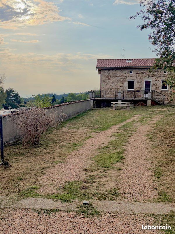 Maison 3 pièces 83 m² · à Échandelys · 83 m² · 600 €/mois