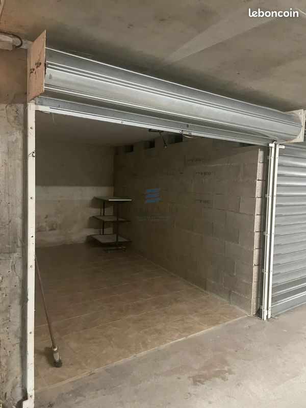 Parking/box Vallauris · 87 €/mois