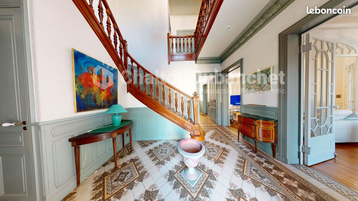 Maison 7 pièces 299 m² · à Le Coteau · 299 m² · 650 000 €