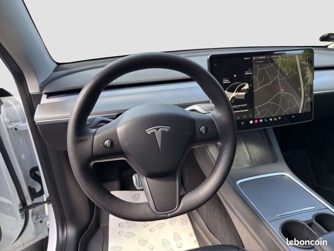 Tesla Model Y Performance AWD 513CH - 1ère Main - TVA Récupérable - Historique D'Entretien Complet - Toit Pano - CockPit Numérique - 80000KM (image 3)