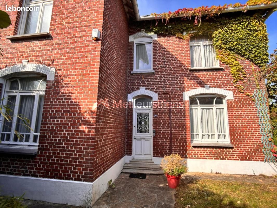 Maison 5 pièces 110 m² · à Bourghelles · 110 m² · 376 000 €