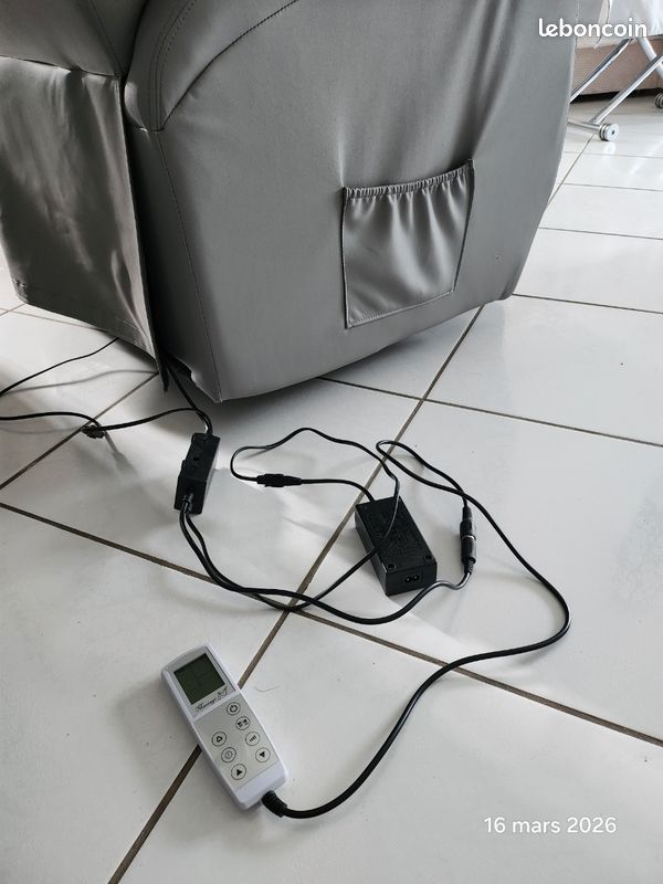 Vend fauteuils simili cuir (image 6)