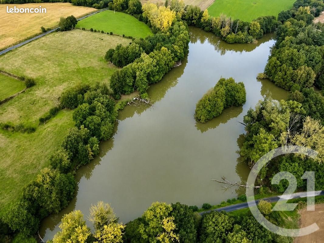 Terrain 64 000 m² Cuguen · 174 750 €