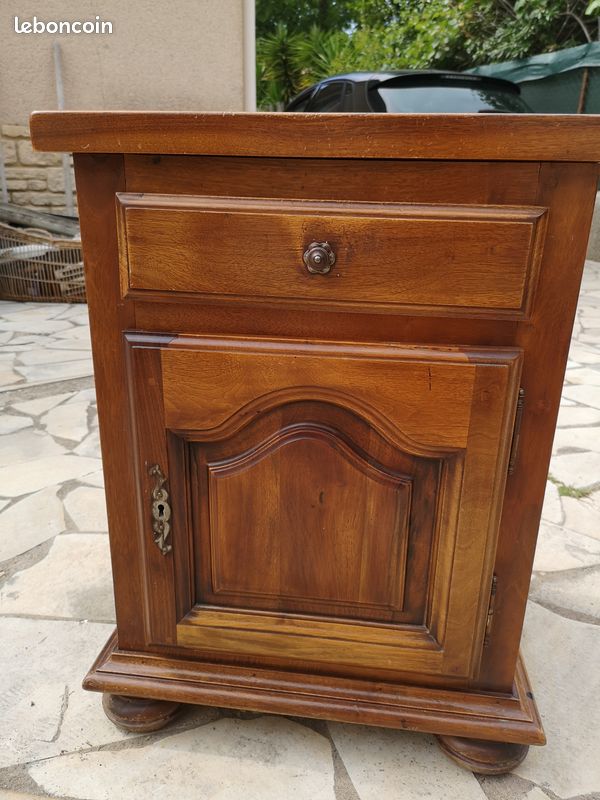 Table de chevet / Petit meuble d'entrée (image 1)