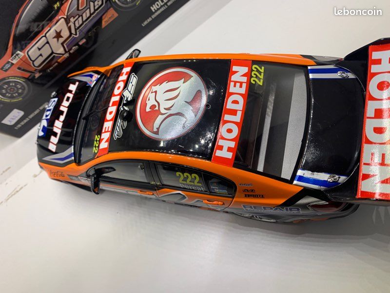 Miniature HOLDEN Commodore Biante 1/18 (image 7)