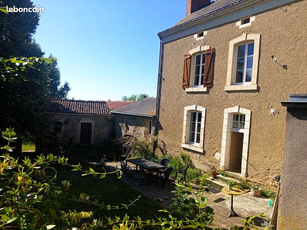 Maison 6 pièces 150 m² · à Bellevigne-en-Layon · 150 m² · 270 000 €