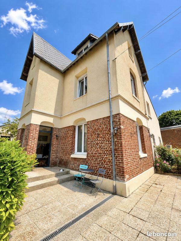 Maison 8 pièces 195 m² · à Saint-Quentin · 195 m² · 354 900 €