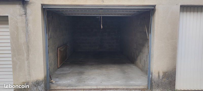 Garage · à Les Angles · 120 €