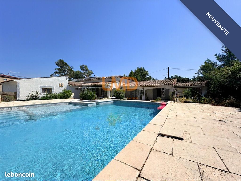 Maison 10 pièces 264 m² · à Tourrettes · 264 m² · 649 000 €